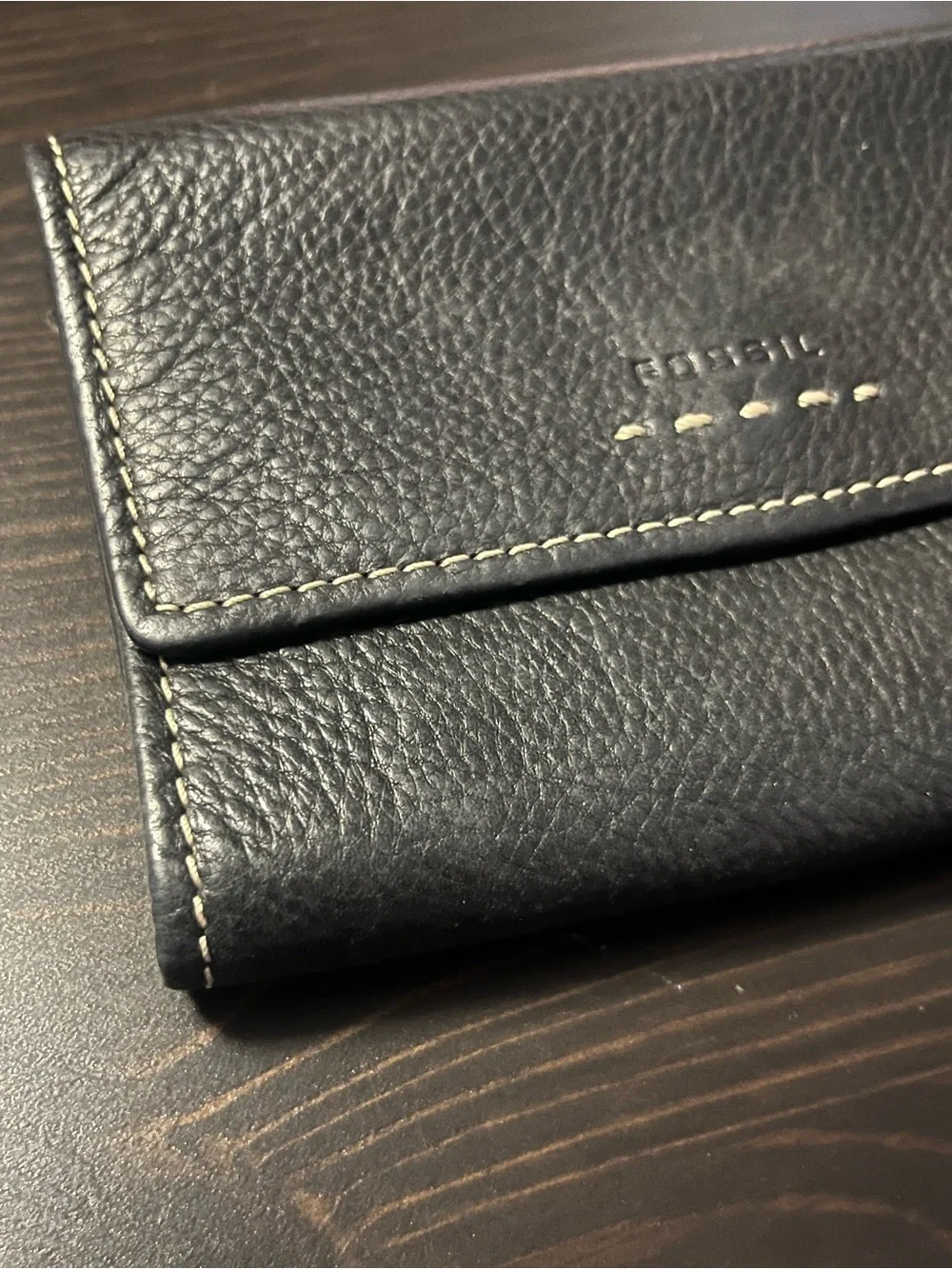 EUC Fossil Black Pebbled Leather Trifold Wallet Contrast Stitching